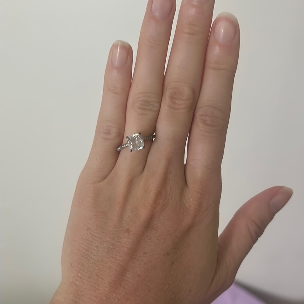 Elegant Silver Women's ring